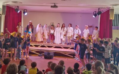 Aufführung des Musicals „Die Götterolympiade“